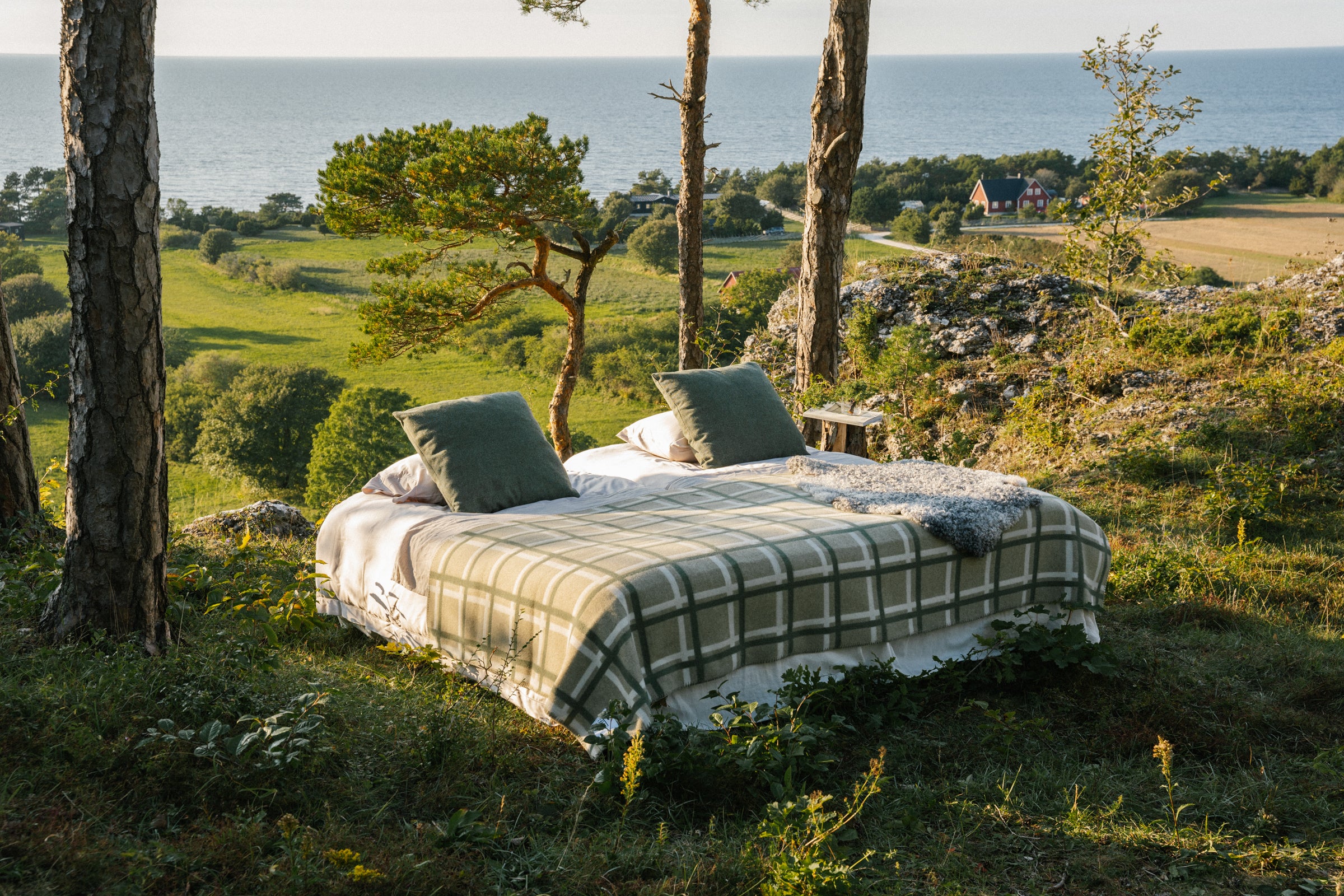 Sigvard Bernadotte Bedspread, Oliv
