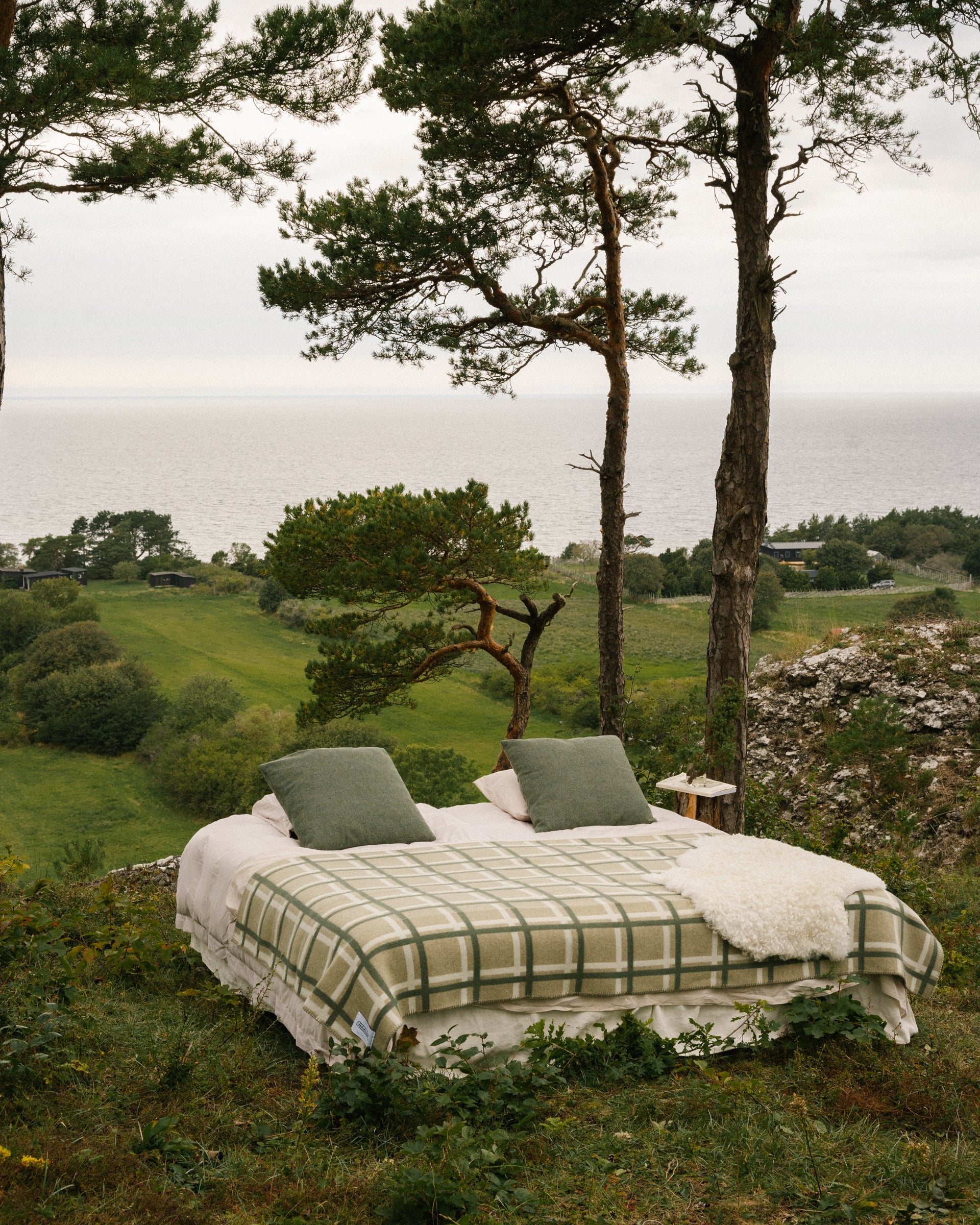 Sigvard Bernadotte Bedspread, Oliv