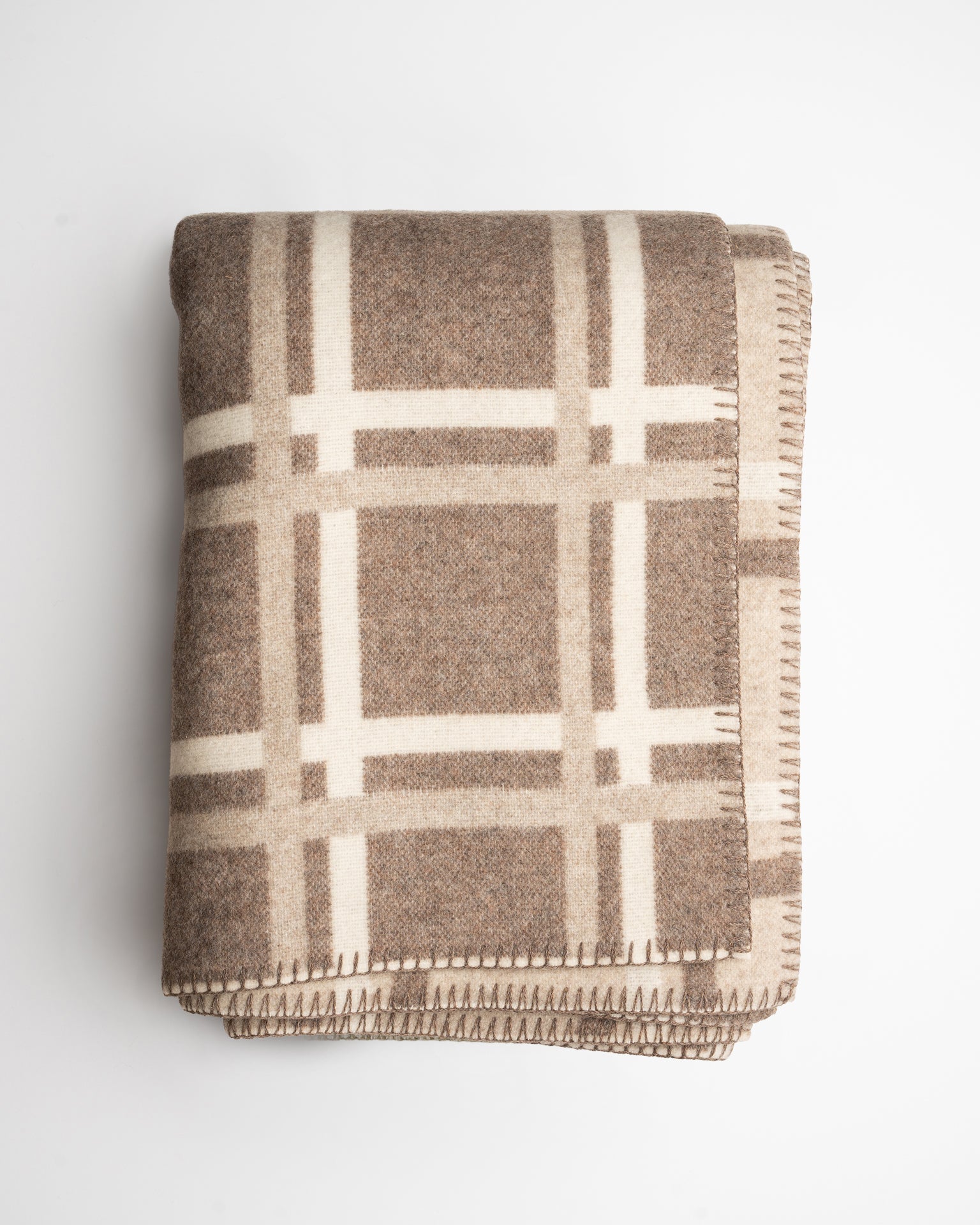 Sigvard Bernadotte, Sand