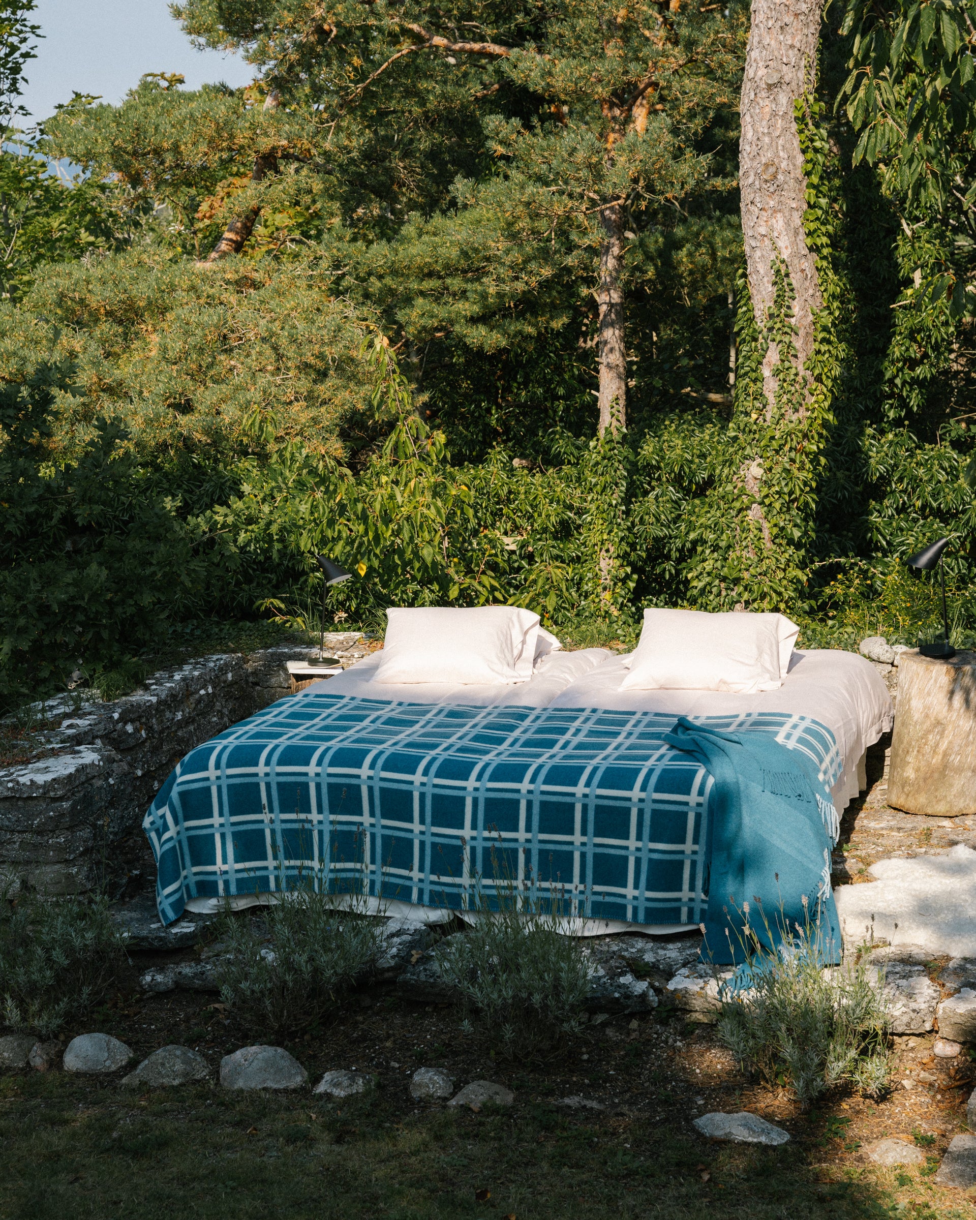 Sigvard Bernadotte Bedspread, Dalablå